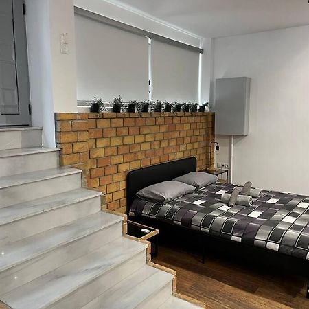 אתונה Industrial Studio / Alios 4 / Hilton Area מראה חיצוני תמונה