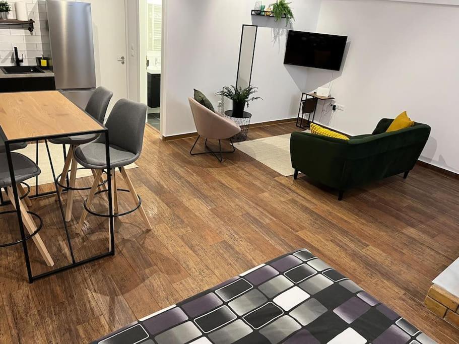 אתונה Industrial Studio / Alios 4 / Hilton Area מראה חיצוני תמונה